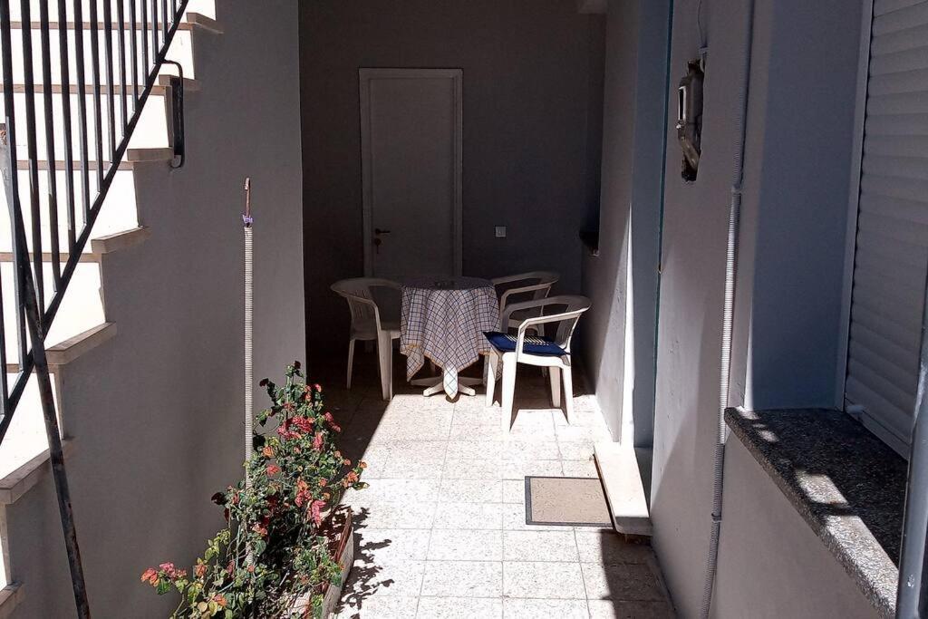 Апартаменты Paris House 3 Патра Экстерьер фото
